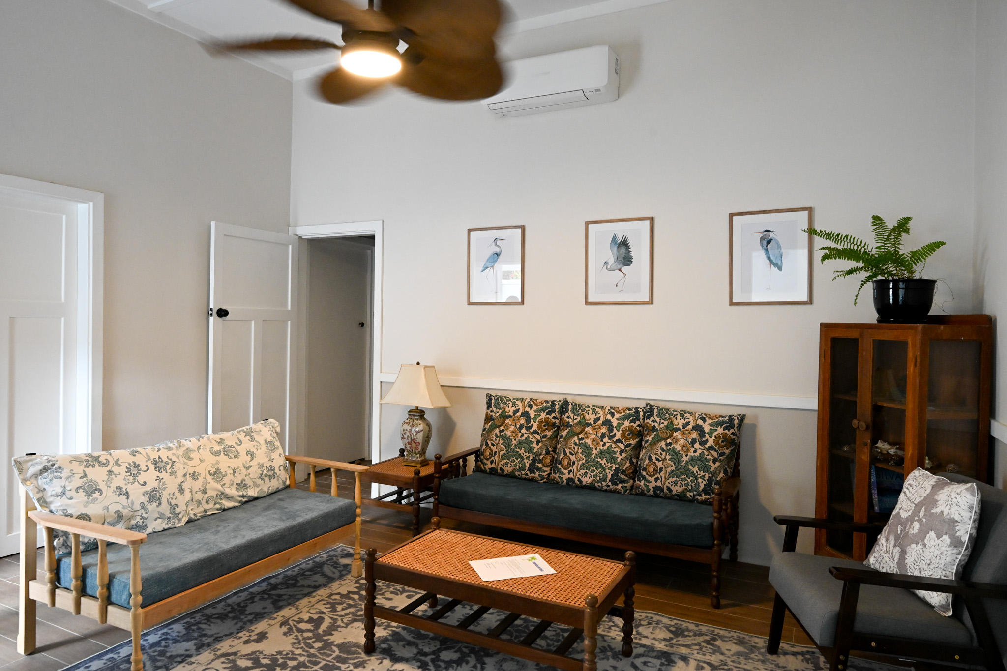 Tropical Retreat - Living area